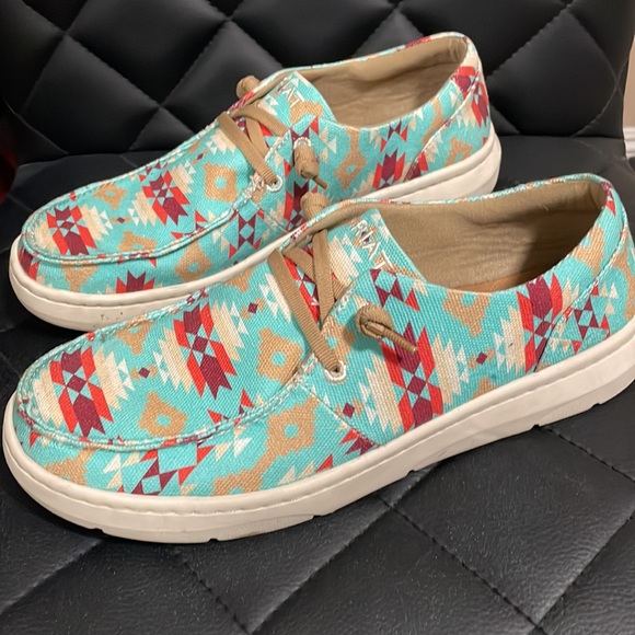 •ARIATS• - Picture 3 of 8